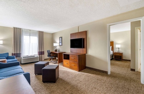 Clearwater Hotel | Comfort Inn & Suites St. Pete - Clearwater International Airport