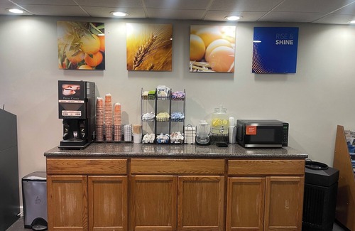 Syracuse Hotel | Comfort Inn & Suites Syracuse-Carrier Circle