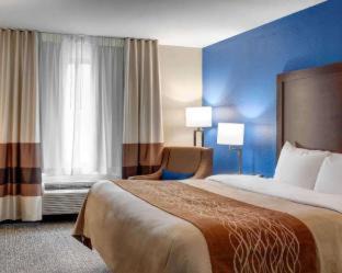 Ava Hotel | Comfort Inn & Suites