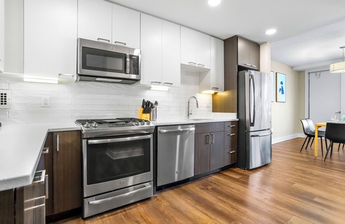 Crystal City Apartment | Comfort Living Alexandria Apts