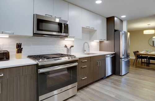 Crystal City Apartment | Comfort Living Alexandria Apts
