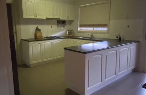 Warrnambool Apartment | Comfort on Moore Is a two bedroom fully furnished Apartment and is dog friendly