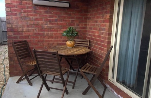 Warrnambool Apartment | Comfort on Moore Is a two bedroom fully furnished Apartment and is dog friendly