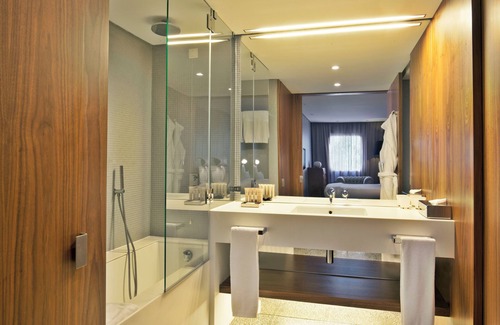 Santo Antonio Hotel | Comfort & Relaxation! Unit at Altis Prime w/Full Kitchen, Onsite Jacuzzi!