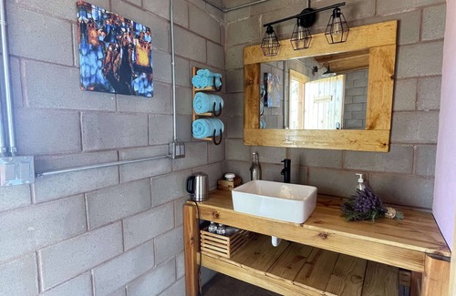 San Antonio de las Minas House | Comfort Room Ferenikos