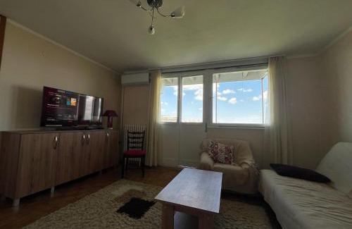 Novi Beograd Apartment | Comfort & Style Panoramic Urban Retreat