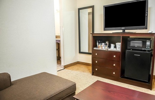 Northeast Heights Hotel | Comfort Suites Albuquerque/North Journal Center
