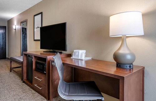 Southside Hotel | Comfort Suites Baymeadows Near Butler Blvd