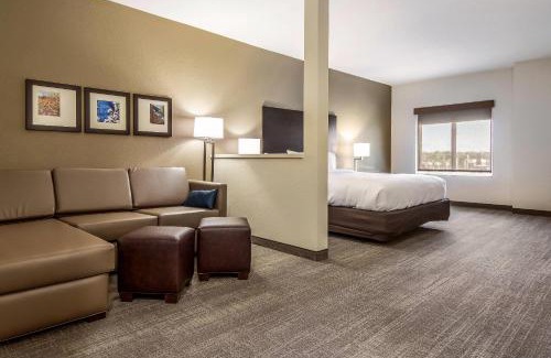 Brunswick Hotel | Comfort Suites Brunswick - Cleveland Southwest