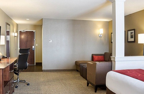 Fargo Hotel | Comfort Suites Fargo Medical Center