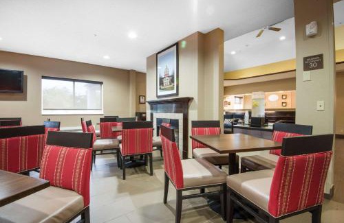 Rochester Hotel | Comfort Suites Rochester Henrietta University Area