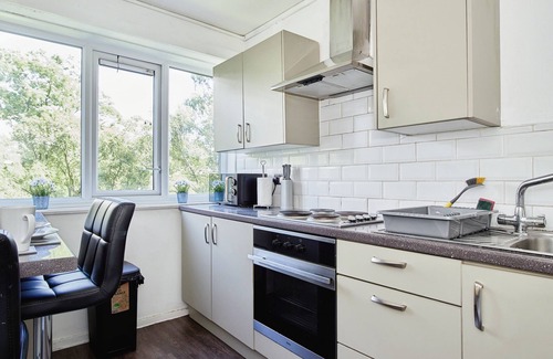 The Westside Apartment | Comfortable 1BR Birmingham Flat - City Hideaway Fast Wifi Sleeps 4 Free Parking