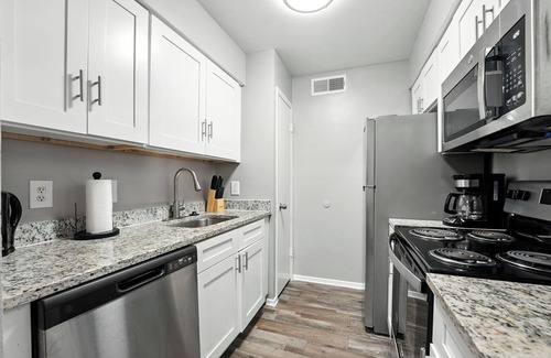 Southridge Apartment | Comfortable 1BR Extended Stay I Onsite Parking