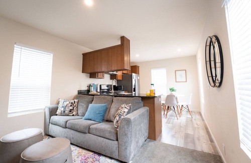 San Luis Obispo House | Comfortable 2-Bedroom SLO bungalow house