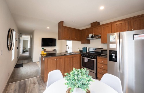 San Luis Obispo House | Comfortable 2-Bedroom SLO bungalow house