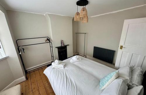 Mynyddbach House | Comfortable 2-Bed Home near Swansea Bay