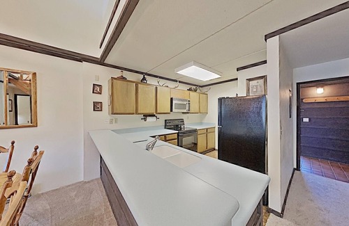 Mammoth Lakes Condo | Comfortable 2 Bedroom Condo with Loft! Prime Location with Beautiful View! (Unit 406 at 1849) by RedAwning