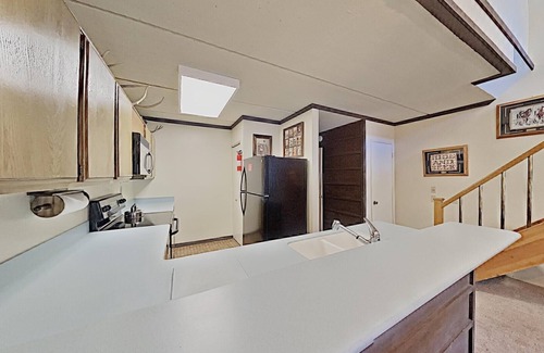 Mammoth Lakes Condo | Comfortable 2 Bedroom Condo with Loft! Prime Location with Beautiful View! (Unit 406 at 1849) by RedAwning