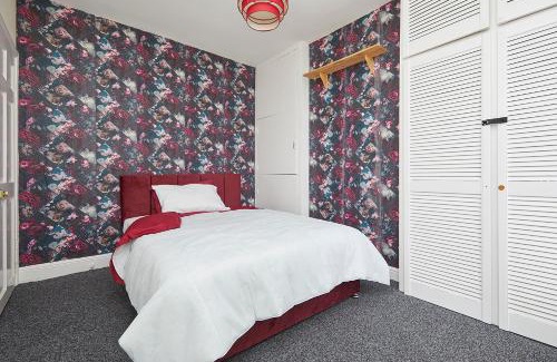 Hucknall House | Comfortable 4-Bed House in Hucknall Nottingham