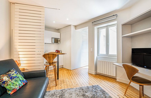 Hotel de Ville - Quinconces Apartment | Comfortable 4-star studio in the heart of Bordeaux