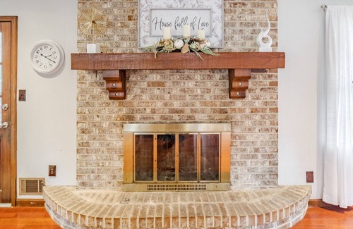 Stone Mountain House | Comfortable 4BR w/ AC + Wi-Fi in Stone Mountain