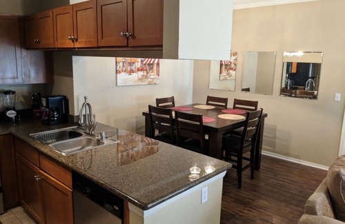 Camelback East Condo | Comfortable, Affordable – 2 br 2 ba Phoenix condo - Ideal for long stays!