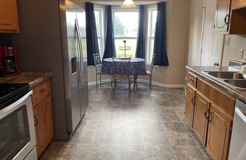 Clarksville House | Comfortable and convenient 3 bedroom home, off I-24 close to everything.