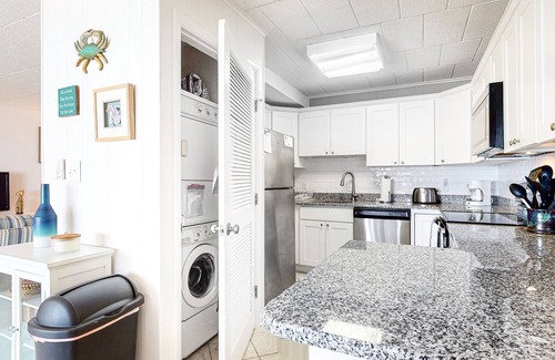 Midtown Ocean City House | Comfortable and Convenient Oceanside Condo w/Shared Pool, Free WiFi, & Balcony