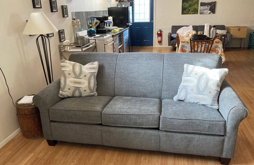 Greeneville Apartment | Comfortable and Modern Cottage, 10 Minutes from Tusculum University.