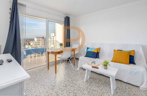 Empuriabrava Apartment | Comfortable apartment 50 meters from the beach. Spectacular view