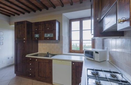 Lucignano Apartment | Comfortable apartment with a large terrace and a wonderful view