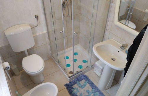 Terni Bed & Breakfast | Comfortable B&B Angolo Verde in Terni with terrace