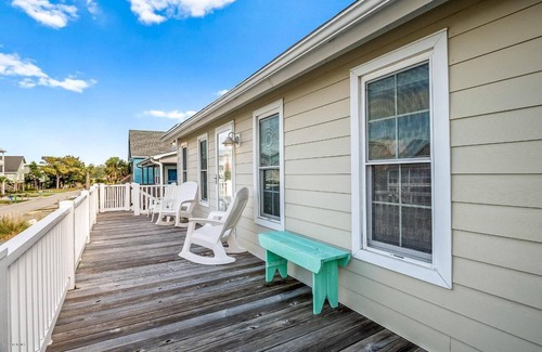 Holden Beach House | Comfortable, bright and sunny beach house. Steps away from beach access.