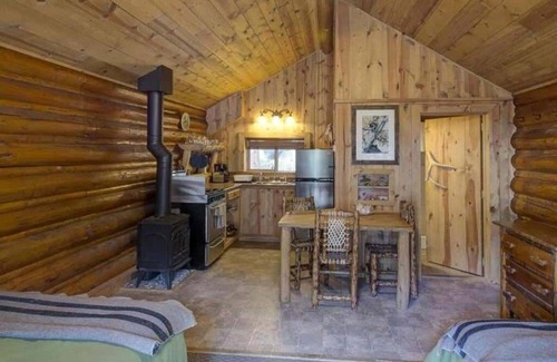 Cooke City-Silver Gate Cabin | Comfortable Cabin next to Yellowstone National Park