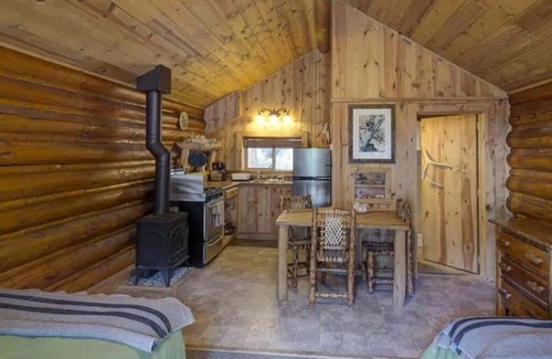 Cooke City-Silver Gate Cabin | Comfortable Cabin next to Yellowstone National Park