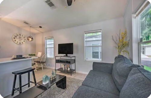 Kissimmee Cabin | Comfortable cabin very close to Disney and tourism (pets welcome)
