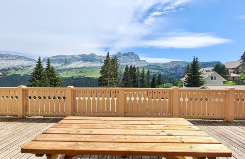 Flaine Ski Chalet | Comfortable chalet with stove and terrace, 3 bedrooms, garage, pets allowed