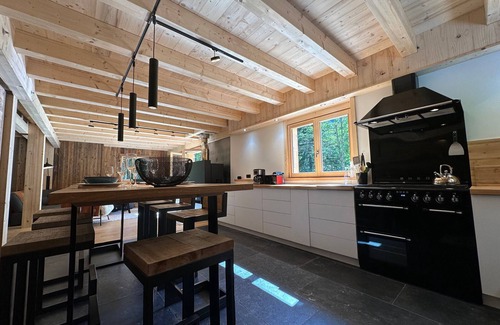 Samoens Ski Chalet | Comfortable chalet with fireplace and terrace in Samoëns