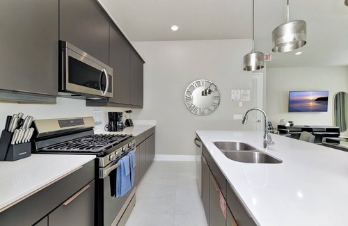Reunion Condo | Comfortable Condo near Disney with Resort & Waterpark Access - B37-108