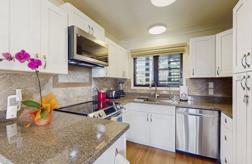 Lihue Condo | Comfortable condo with private shaded lanai, pool, tennis, steps to the beach