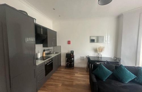 Anerley Apartment | Comfortable cosy one bed flat with garden in se London