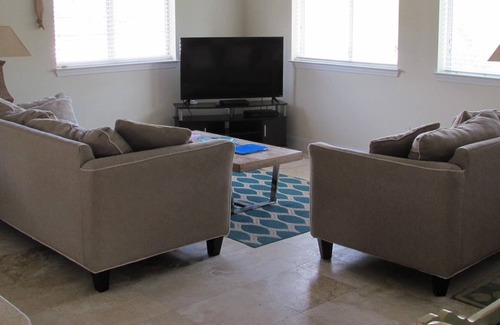 Pensacola Beach Cottage | Comfortable Cottage a Block Away from Beach
