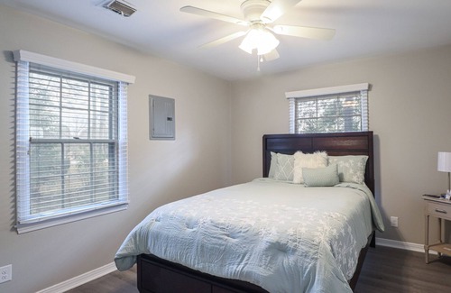 Mobile House | Comfortable Cozy Getaway/3 Bedroom/Game room