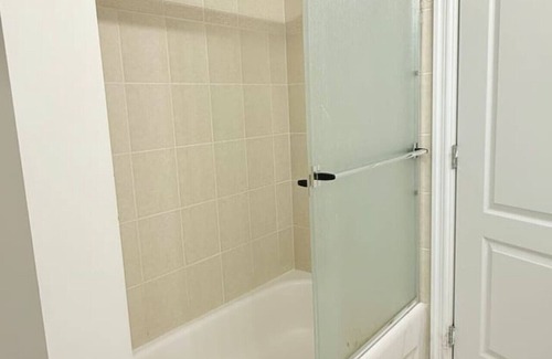 Burnaby House | Comfortable + Economic 2 Bedroom Suite