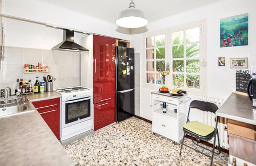 Le Boulou House | Comfortable, family friendly cottage with outdoor jacuzzi.