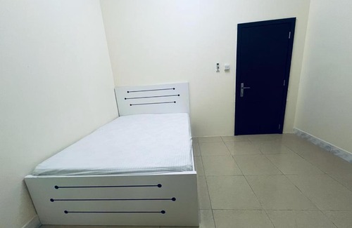 Dubai House | Comfortable Family Studio Room Jafiliya
