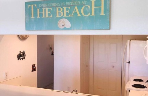 Whitney Beach Condo | Comfortable family-friendly condo close to everything on Anna Maria.