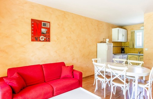 Arles House | Comfortable holiday home with swimming pool