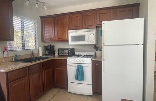 Rancho Feliz House | Comfortable Home Away from Home - Oro Valley Guest House