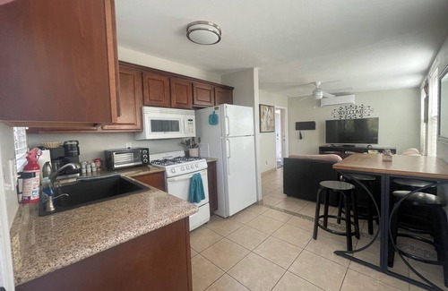 Rancho Feliz House | Comfortable Home Away from Home - Oro Valley Guest House